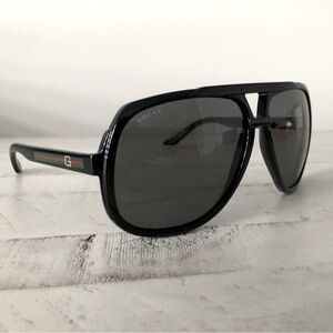 Authentic Gucci Aviator Sunglasses (Unisex)
New w/ box. No damage. Wore once.